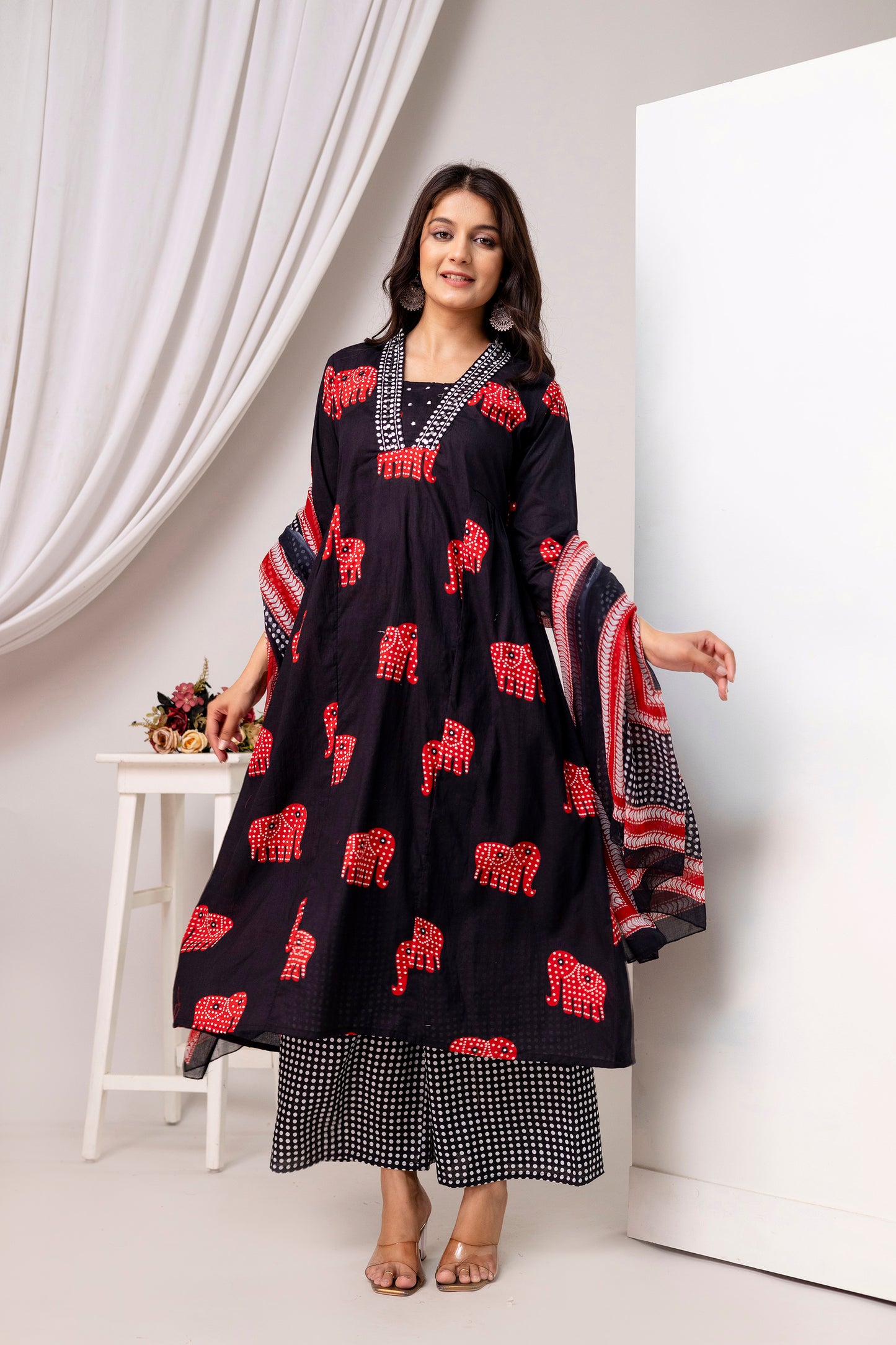 Poshart Hathi Print Cotton Kurta Pant Duptta Set.