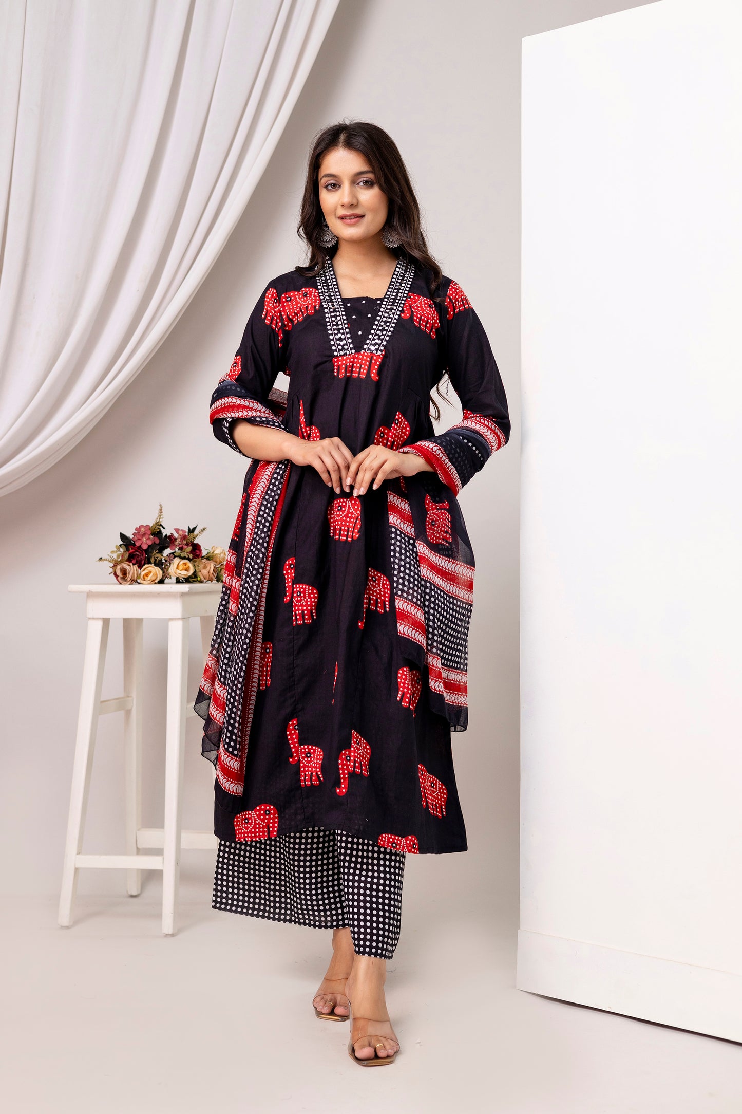 Poshart Hathi Print Cotton Kurta Pant Duptta Set.