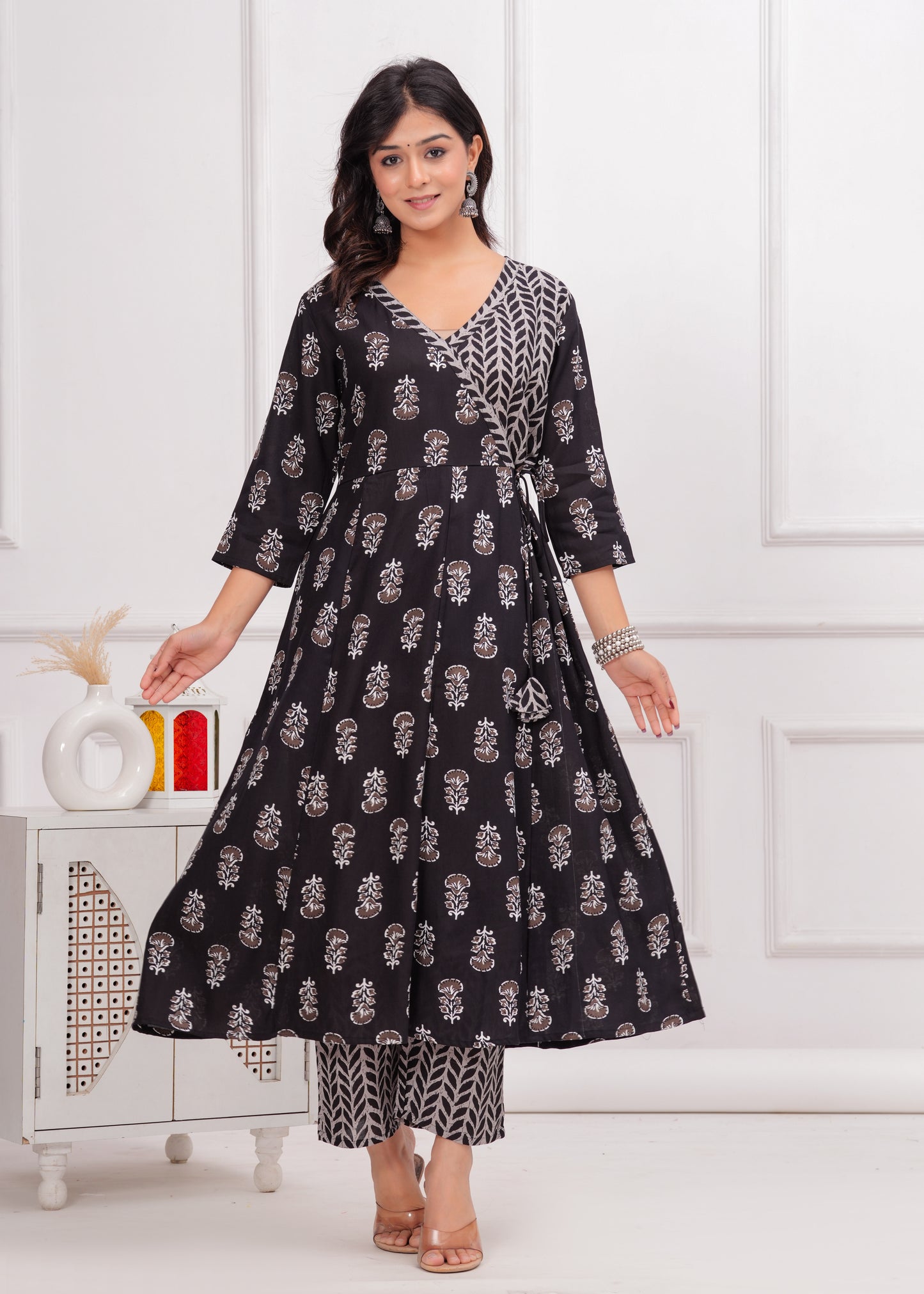 PoshArt Black Rayon Printed Kurta Set