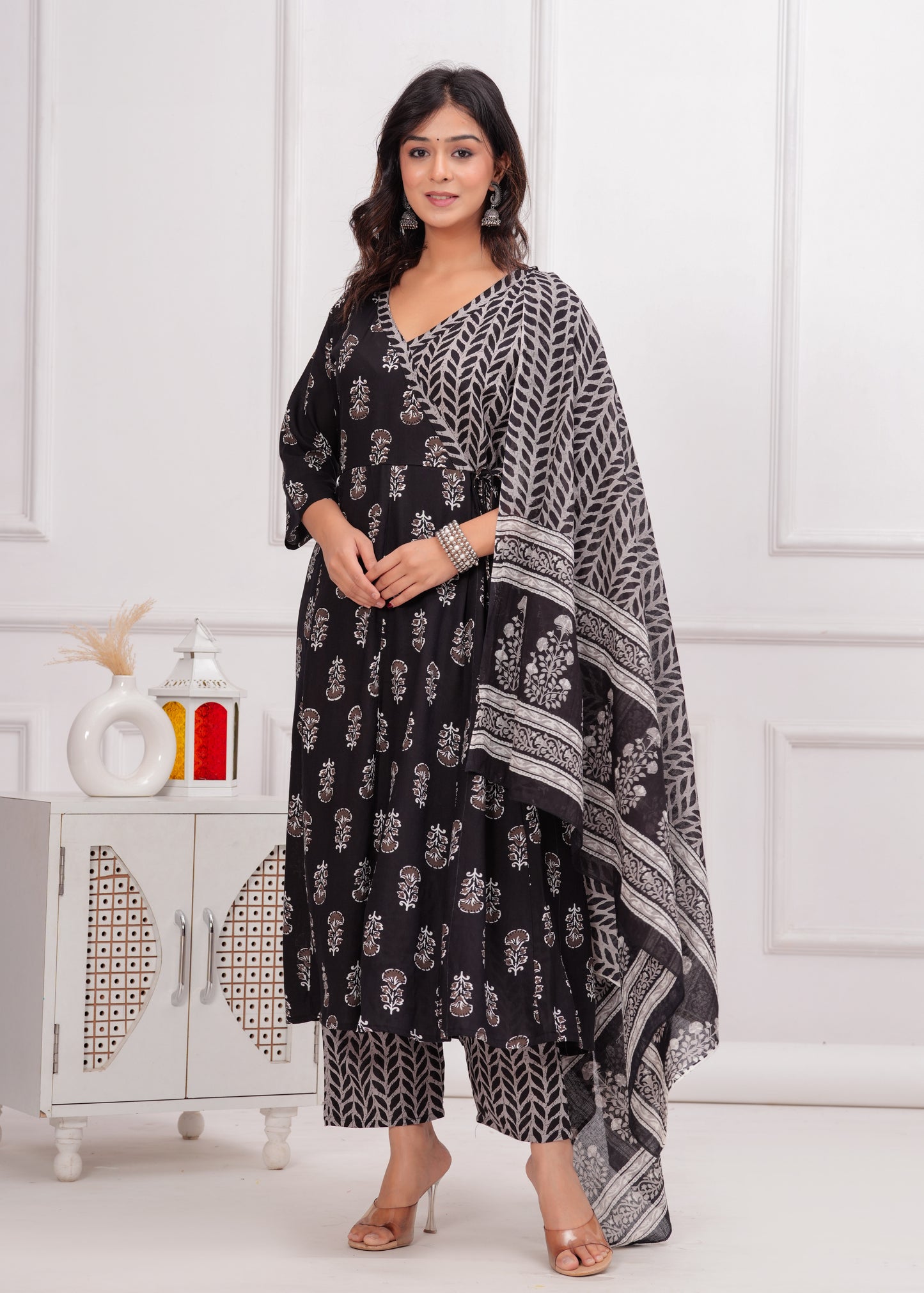 PoshArt Black Rayon Printed Kurta Set